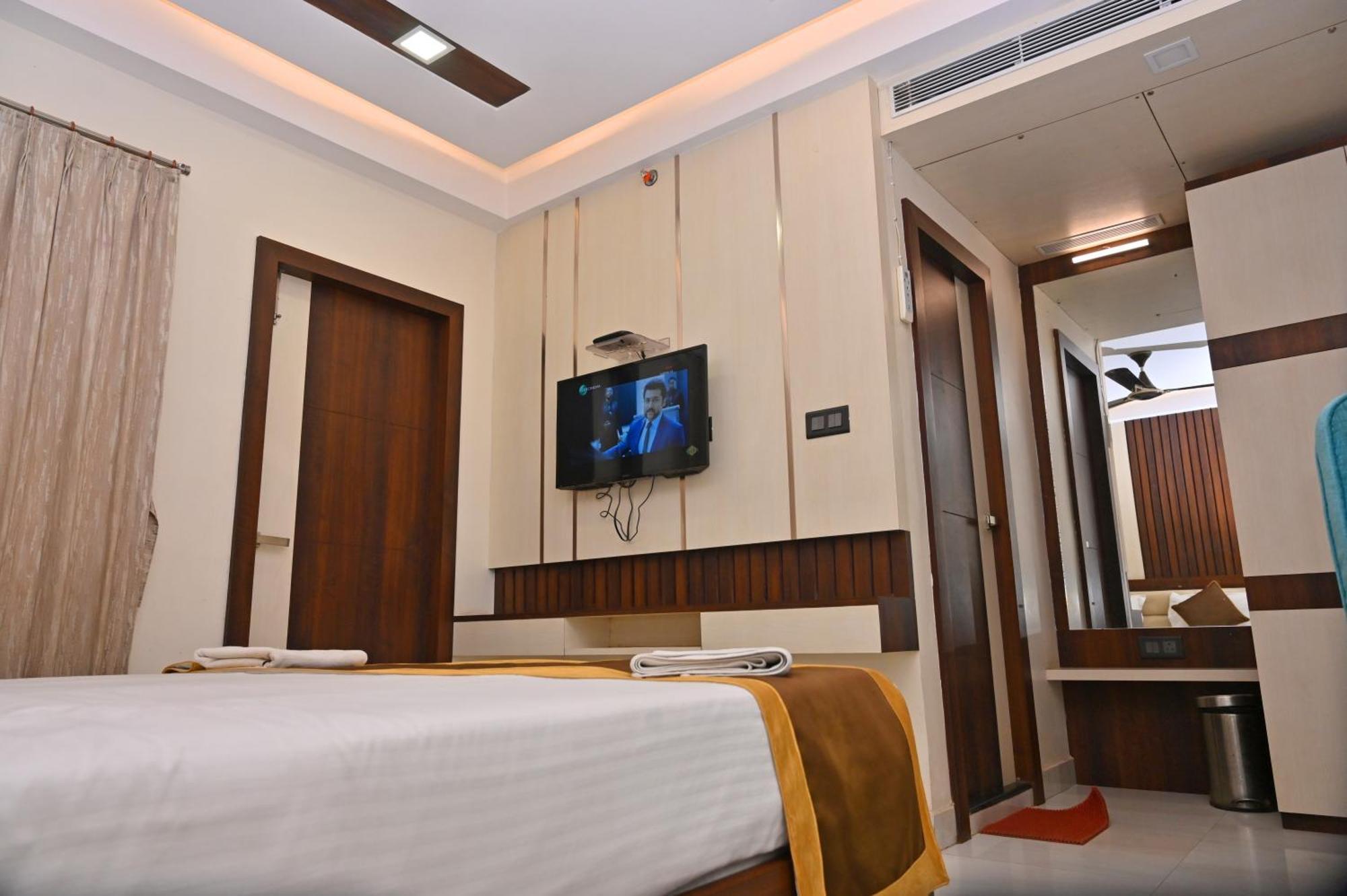 Hotel Silver Land New Digha With Rooftop Pool Exterior foto